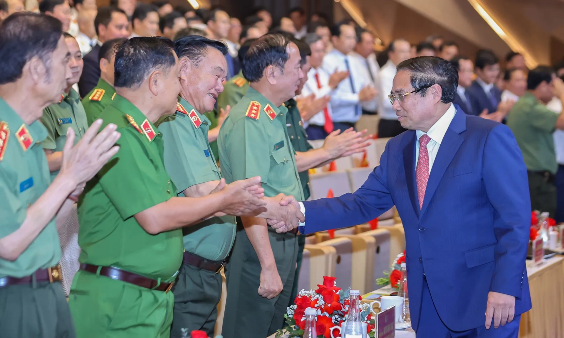 thu-tuong-190825