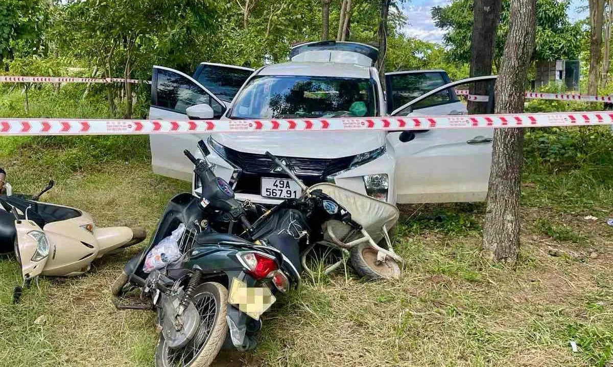 Khống chế nhóm đối tượng sử dụng ma túy, tông xe vào lực lượng công an