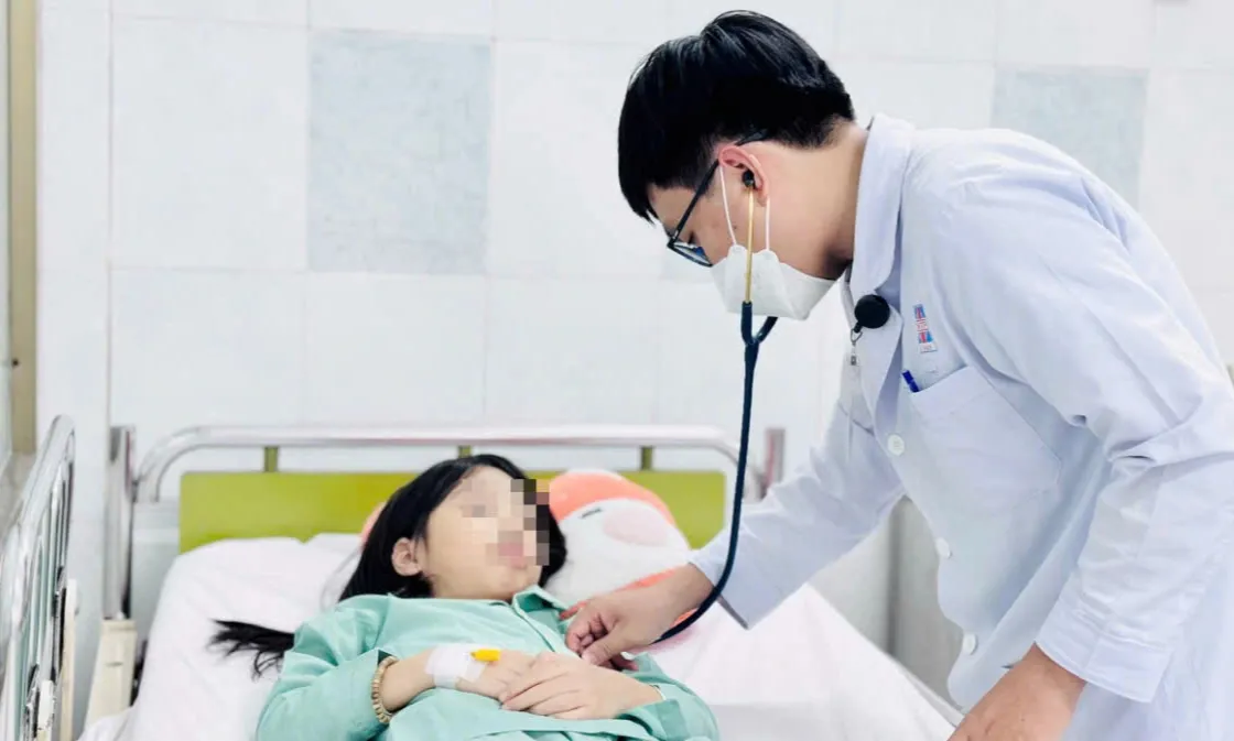 Hai chị em nhập viện vì ngộ độc cần sa trong kẹo dẻo không nhãn mác