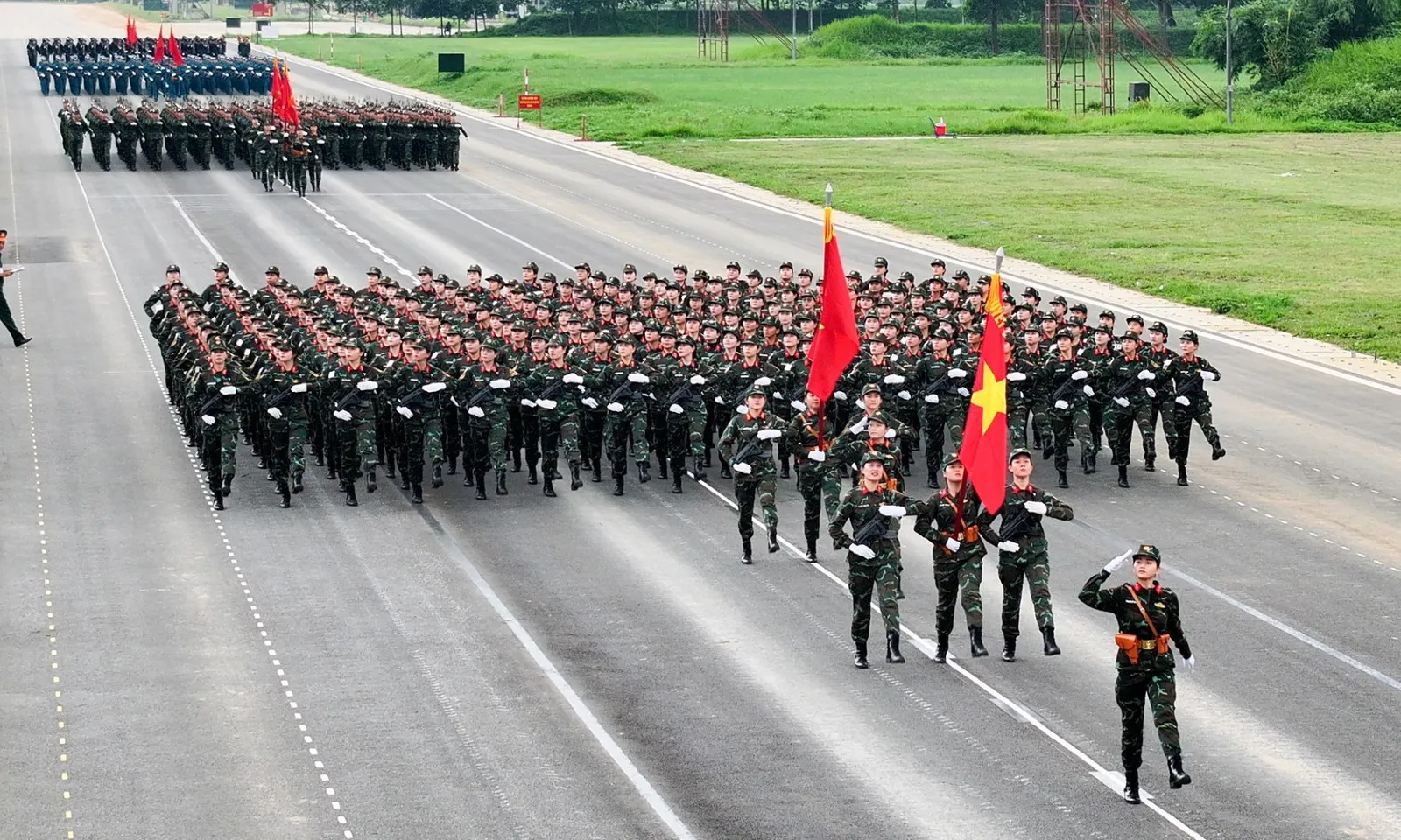 Hà Nội chuẩn bị xe buýt miễn phí, nhu yếu phẩm phục vụ nhân dân dịp Lễ kỷ niệm 2/9