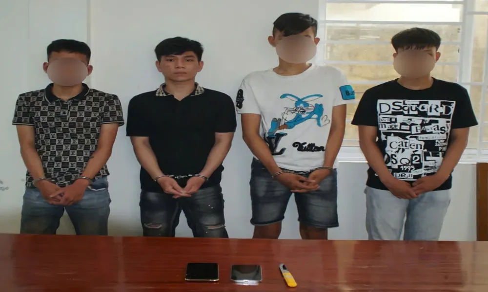 Băng nhóm tuổi teen kề dao cướp điện thoại ở Đà Nẵng sa lưới công an