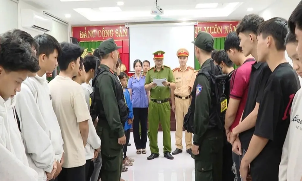 Hàng chục “quái xế” bị bắt khi lạng lách, đánh võng ở Phước Hải