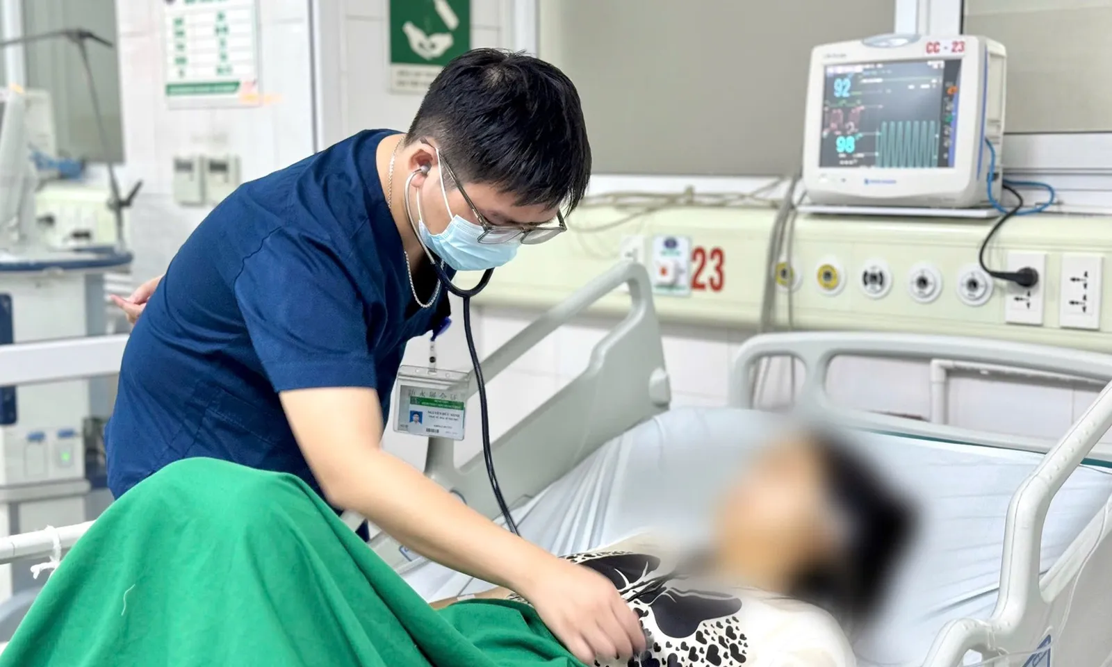 Liên tiếp tiếp nhận bệnh nhân sốt rét ác tính từ châu Phi trở về