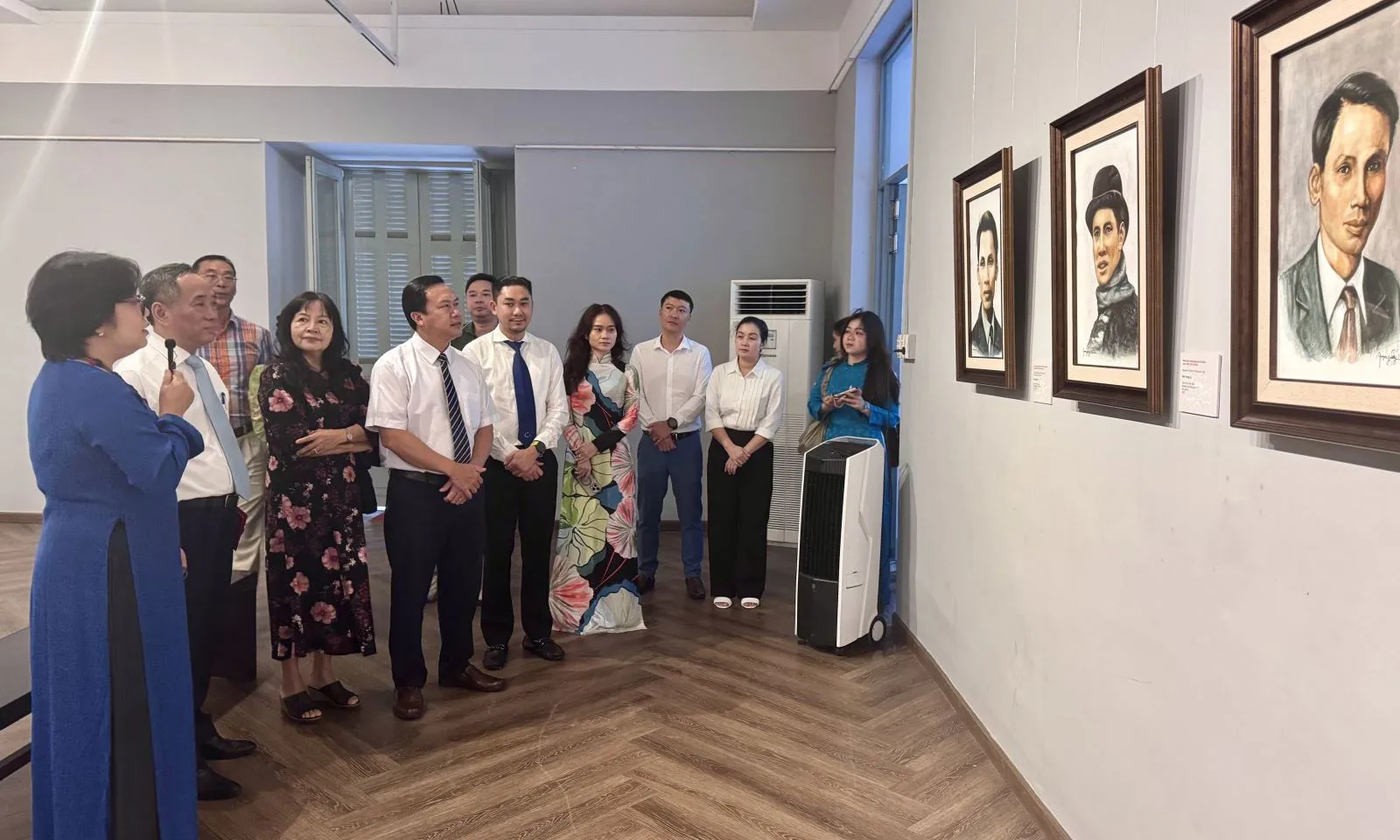 Trưng bày “Hồ Chí Minh - Chân dung một con người” khai mạc tại TPHCM