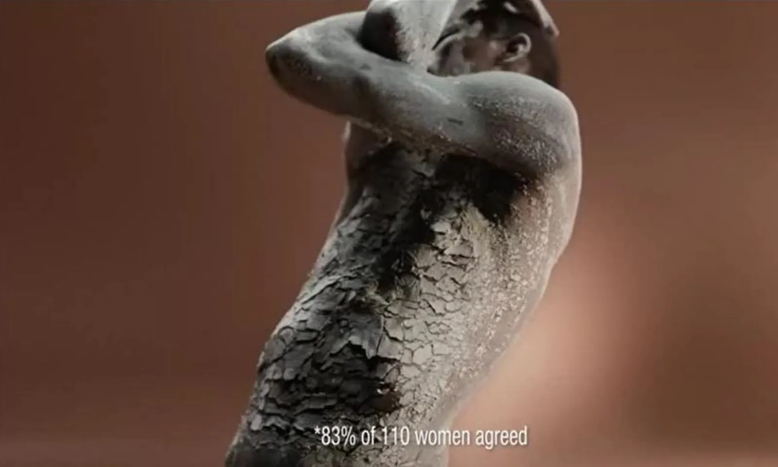 Anh cấm quảng cáo sữa tắm vì có nội dung phân biệt chủng tộc