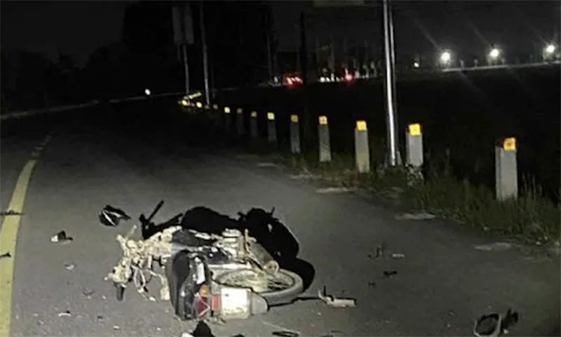 Vụ TNGT khiến 2 người tử vong tại chỗ  Ảnh người dân cung cấp