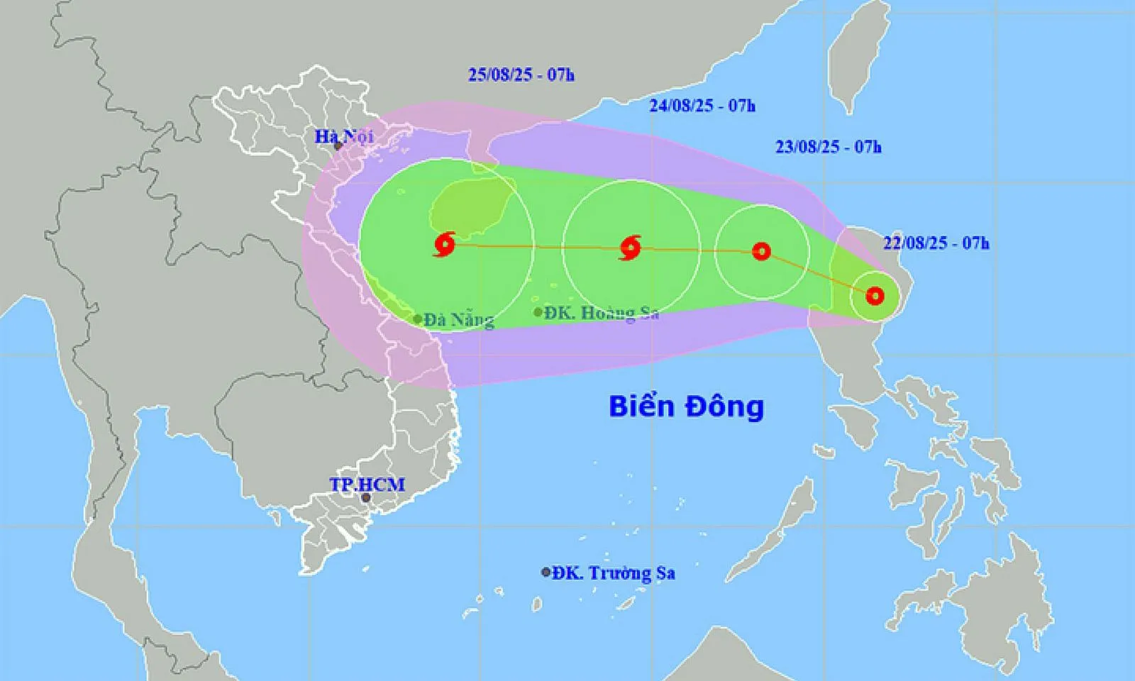 Áp thấp nhiệt đới vào Biển Đông, khả năng mạnh lên thành bão số 5