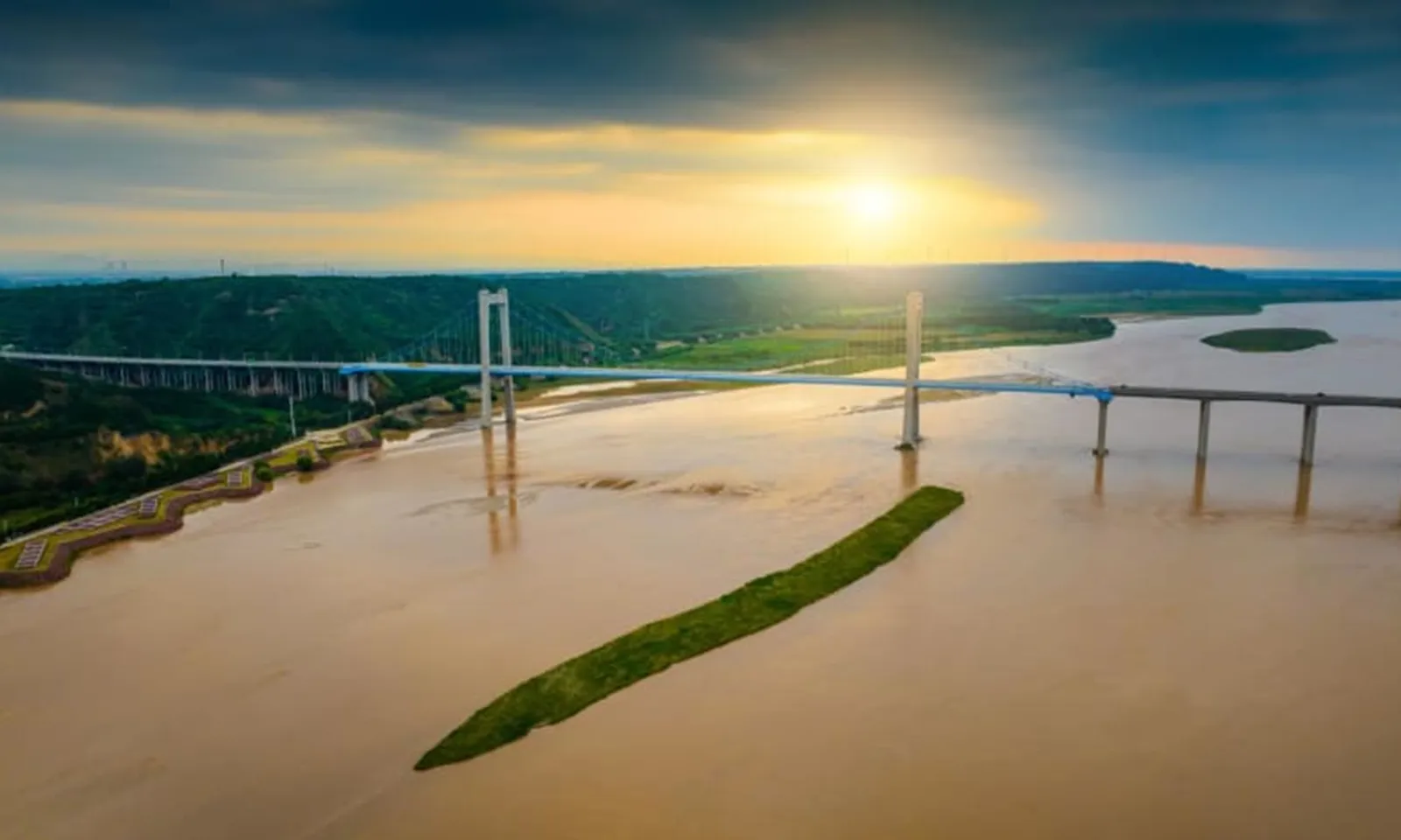 Trung Quốc: 7 người chết, 9 người mất tích do đứt dây cáp tại công trường xây dựng cầu