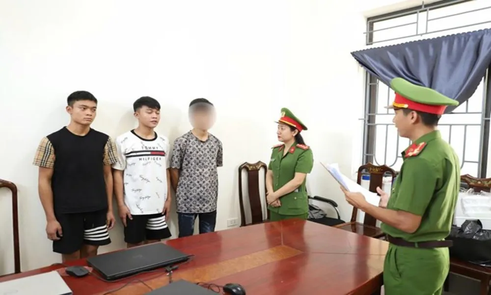 3 thiếu niên Hà Tĩnh trộm két sắt nhà thờ, lấy 22 triệu đồng tiêu xài