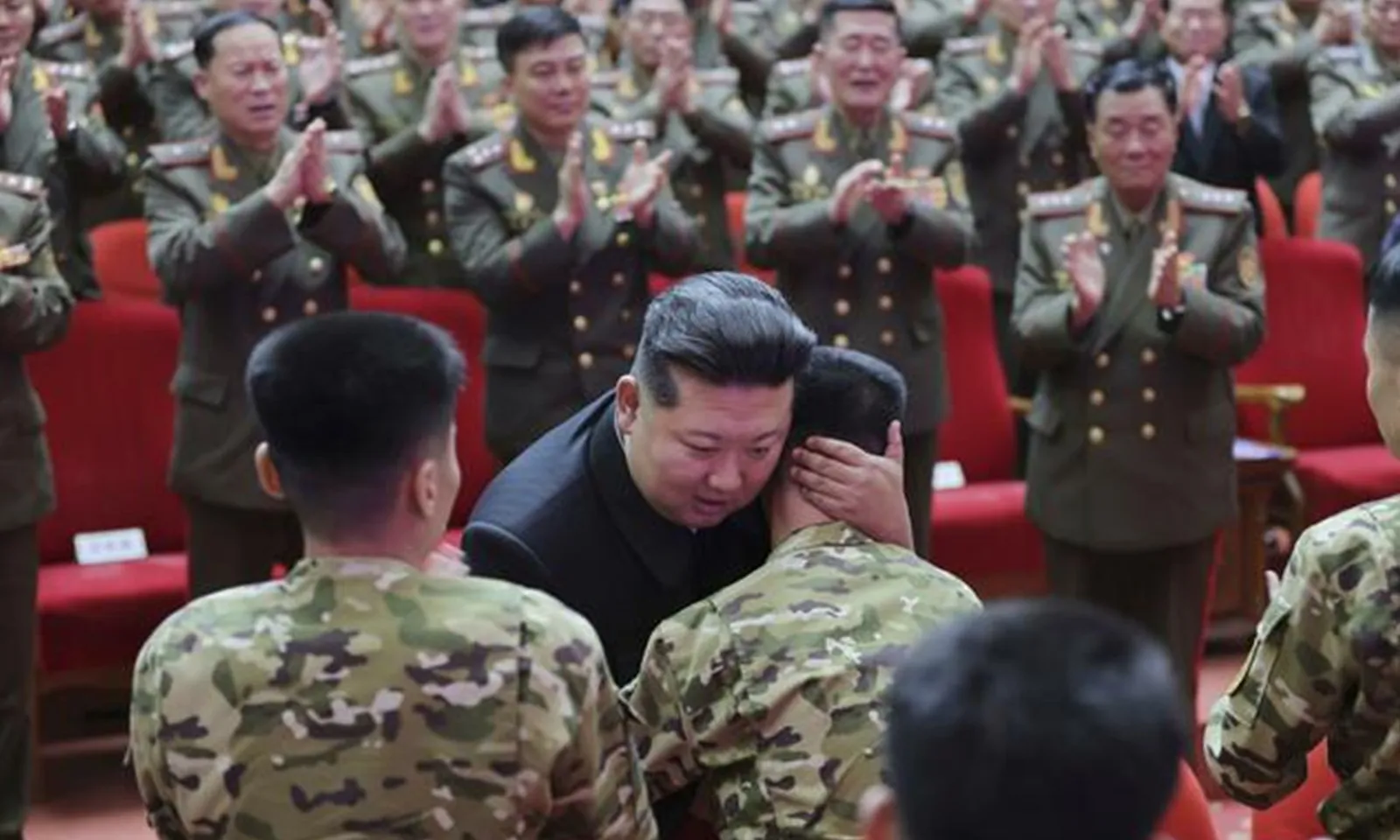 Triều Tiên vinh danh những người lính được triển khai tới Nga 