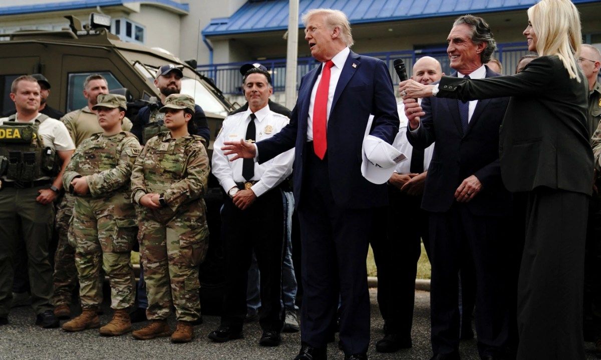 Ông Trump trực tiếp tuần tra đường phố Washington