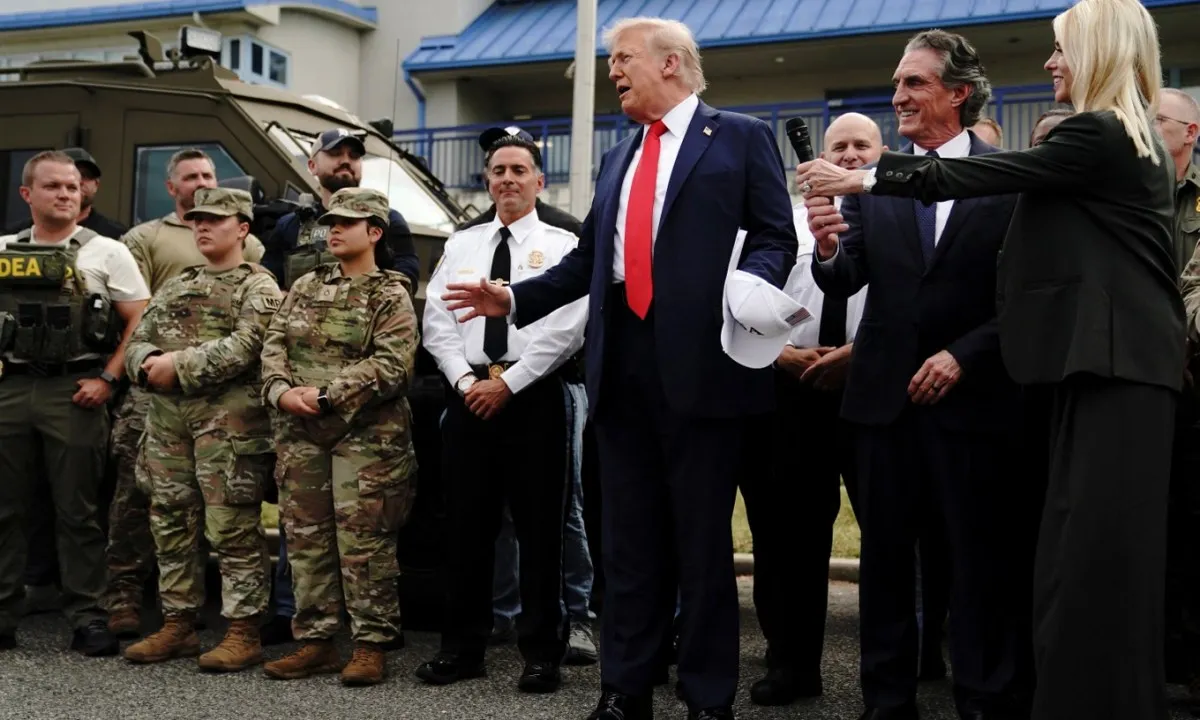 Ông Trump trực tiếp tuần tra đường phố Washington
