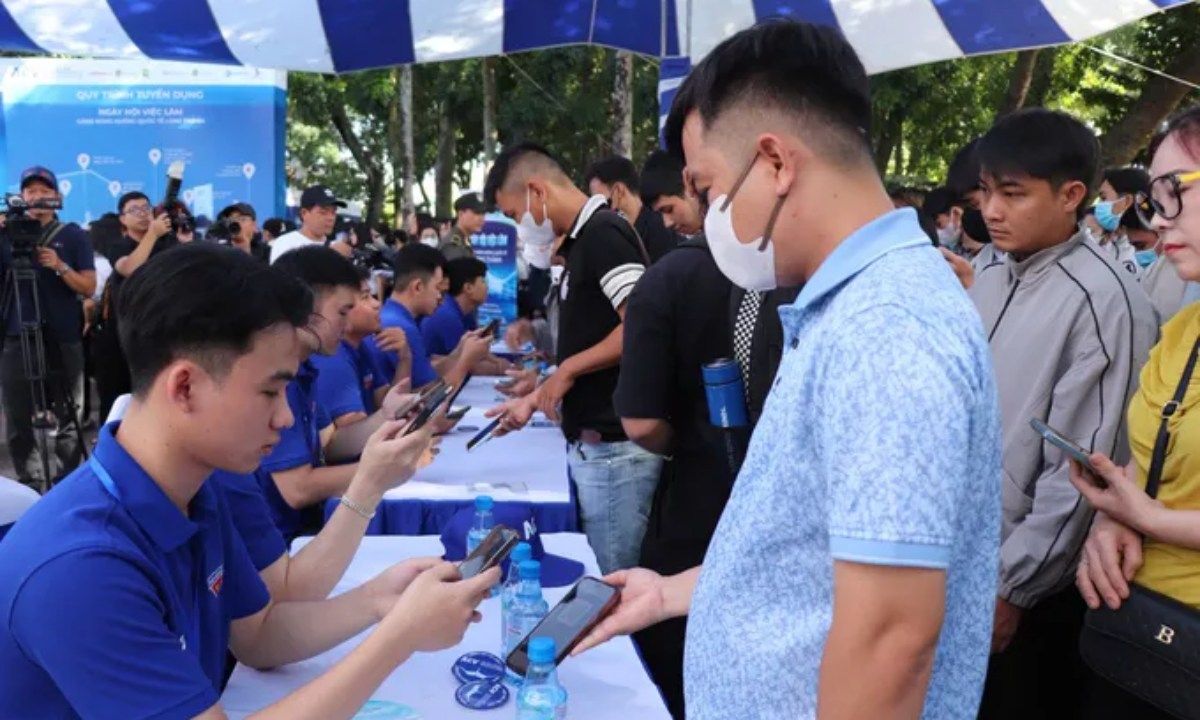 Hàng ngàn ứng viên tìm cơ hội làm việc tại sân bay Long Thành