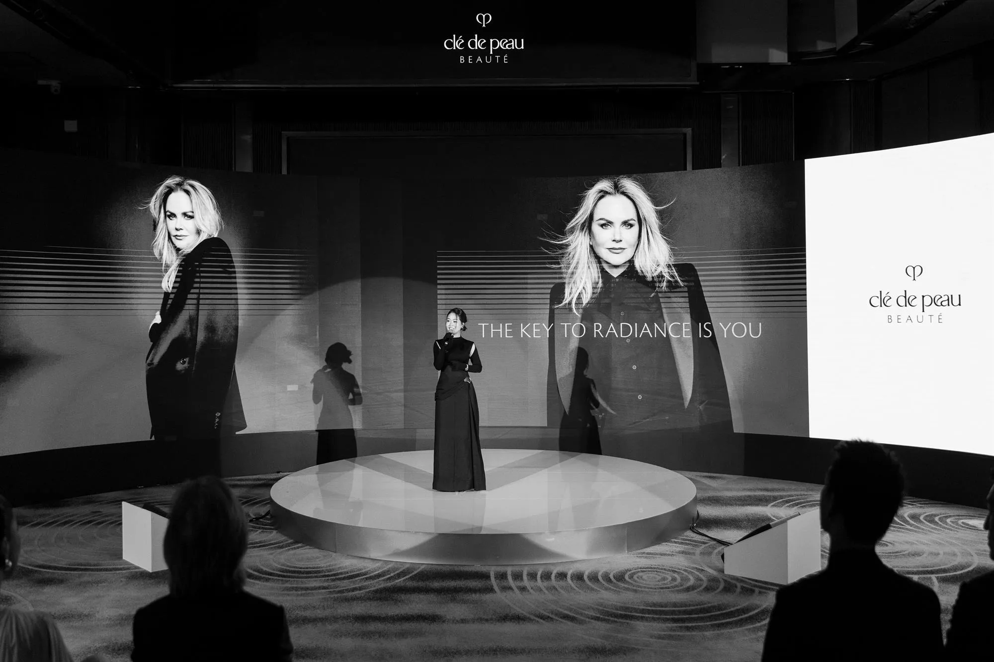 Không gian sự kiện (1)