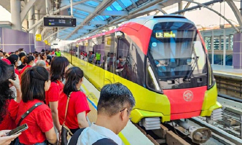 Hà Nội: Metro tăng cường tần suất, phục vụ người dân xem diễu binh và diễu hành 