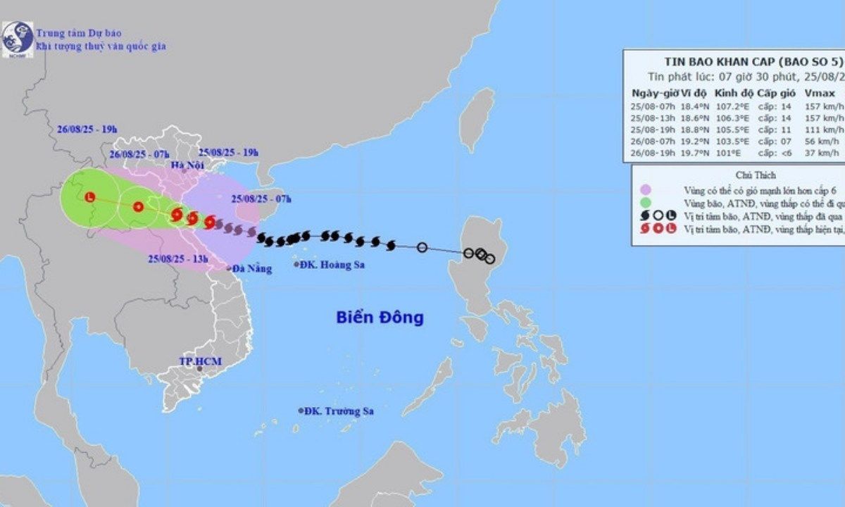 Bão số 5 sát đất liền: Miền Trung gió giật dữ dội, mưa lớn diện rộng