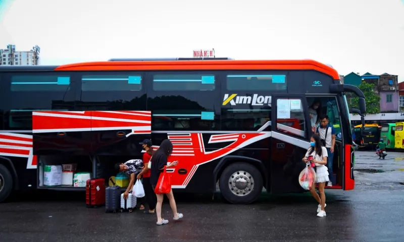 Cấm phương tiện vào vùng tâm bão số 5, điều chỉnh lộ trình vận tải