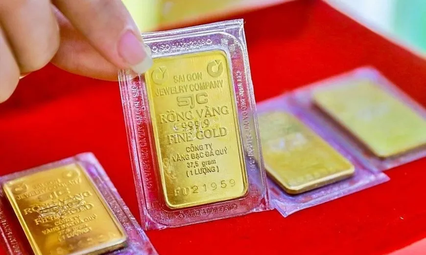 Giá vàng tiếp tục neo cao