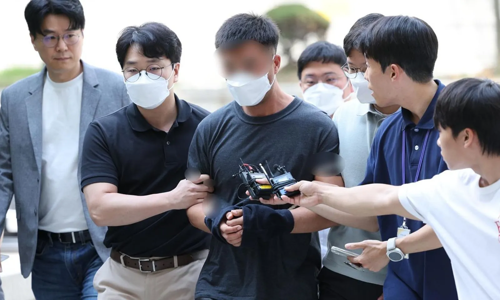 Đường dây tin tặc trộm hơn 700 tỷ đồng của ca sĩ Jungkook BTS và nhiều doanh nhân giàu có