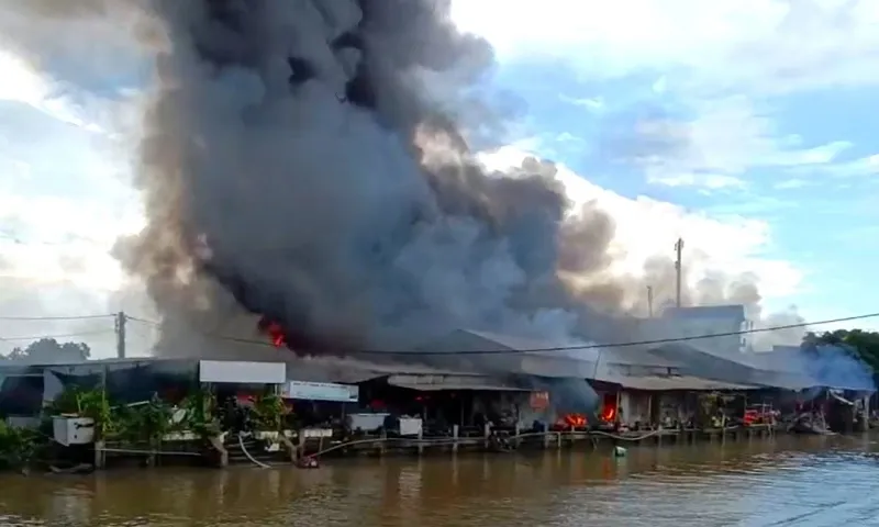 Khởi tố vụ án cháy chợ Cà Mau: Nghi can phóng hỏa vì ghen tuông 