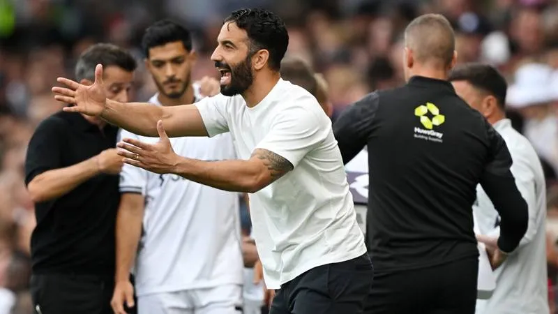 HLV Ruben Amorim trong trận đấu với Fulham. Ảnh: Internet
