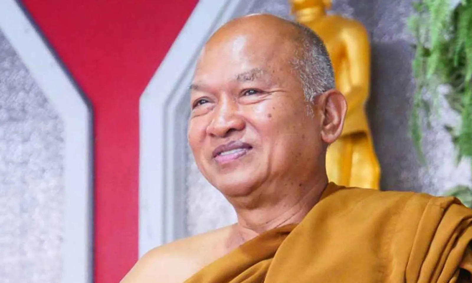 Dùng số chứng minh nhân dân của người chết để mở tài khoản quyên góp cho chùa 