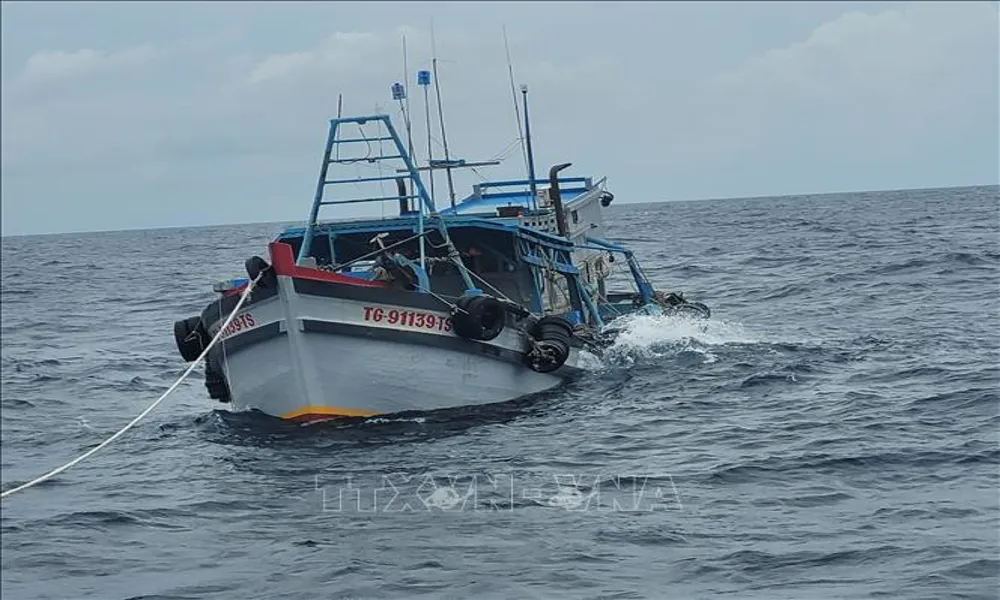 Liên tiếp phát hiện 3 vụ vận chuyển dầu lậu trên biển Tây Nam
