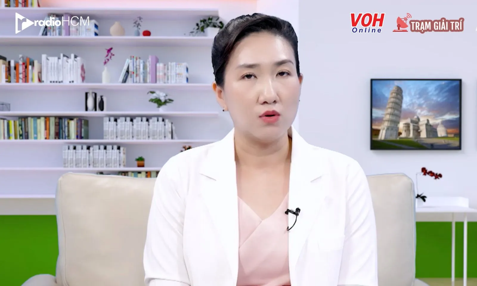 Vì sao phụ nữ tiền mãn kinh dễ loãng xương và gãy xương tự nhiên?