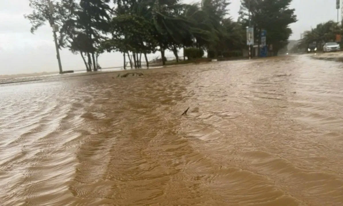 Thanh Hóa: Nước sông Mã lên cao, phát lệnh báo động II, sơ tán dân