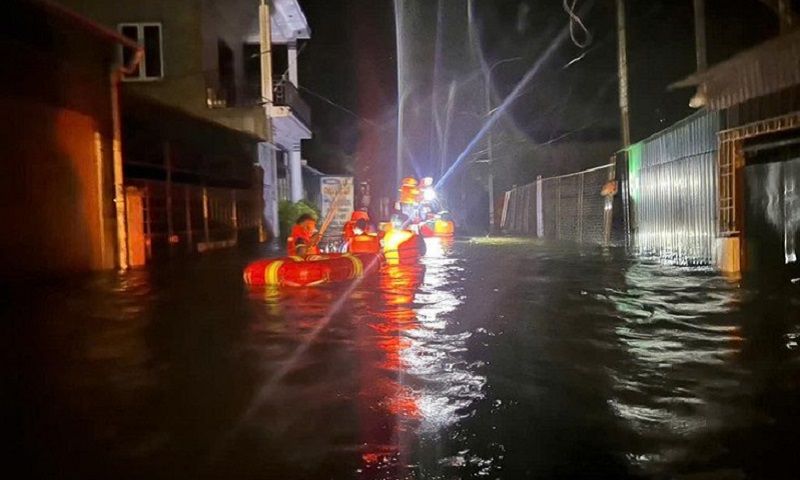 Bão số 5 suy yếu thành áp thấp nhiệt đới 