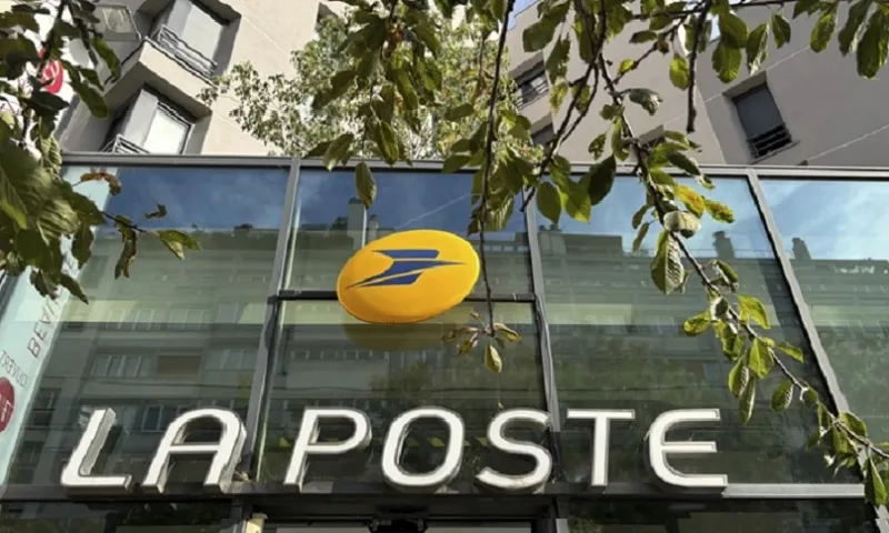 Hàng loạt hãng bưu chính và chuyển phát nhanh tạm dừng dịch vụ gửi bưu kiện đến Mỹ vì thuế