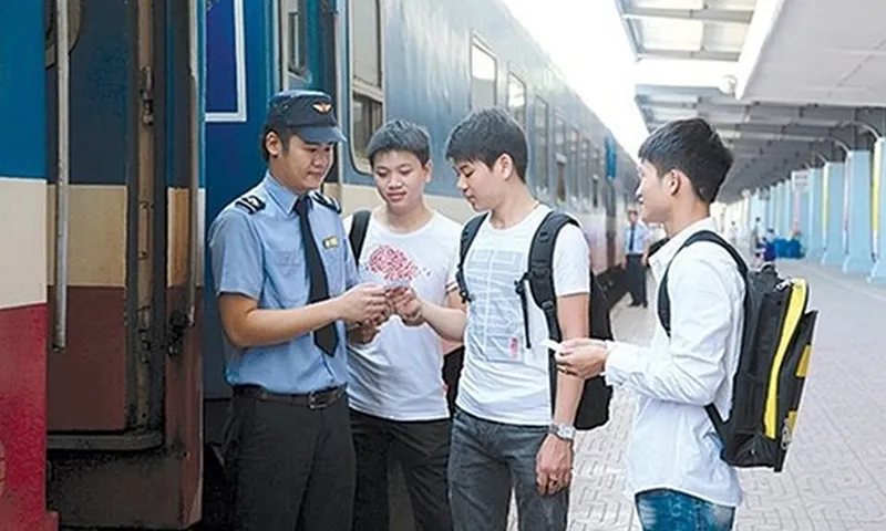 Đường sắt giảm 10% giá vé tàu hỏa cho sinh viên nhập học