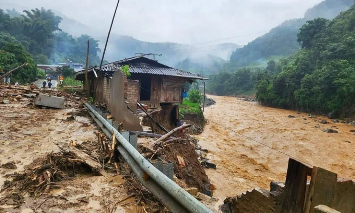 Hơn 700 xã, phường nguy cơ sạt lở, lũ quét sau bão số 5