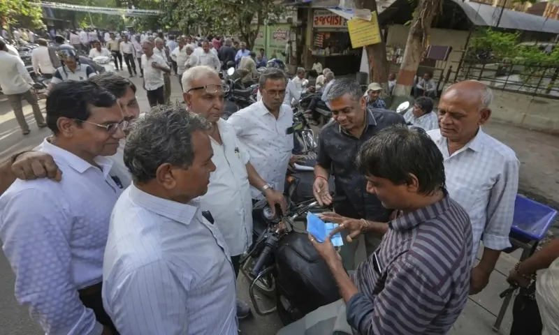 Thủ phủ kim cương Ấn Độ lao đao  