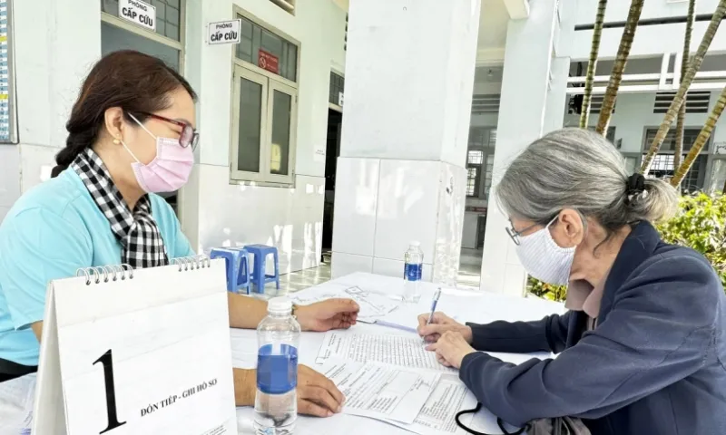 Từ 2025, người cao tuổi tại TPHCM được khám sức khỏe miễn phí