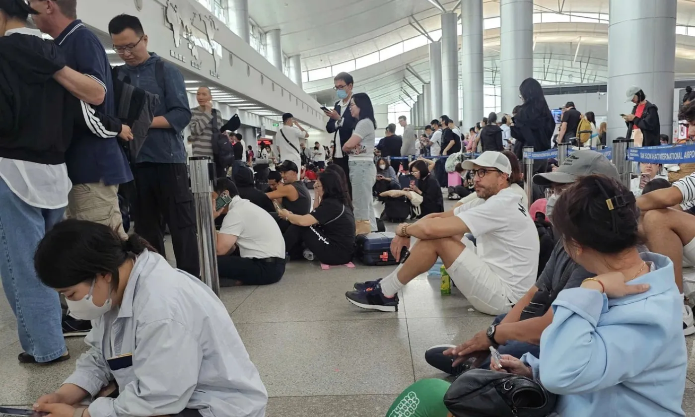 Sân bay Tân Sơn Nhất tê liệt nhiều giờ vì lỗi hệ thống xuất cảnh