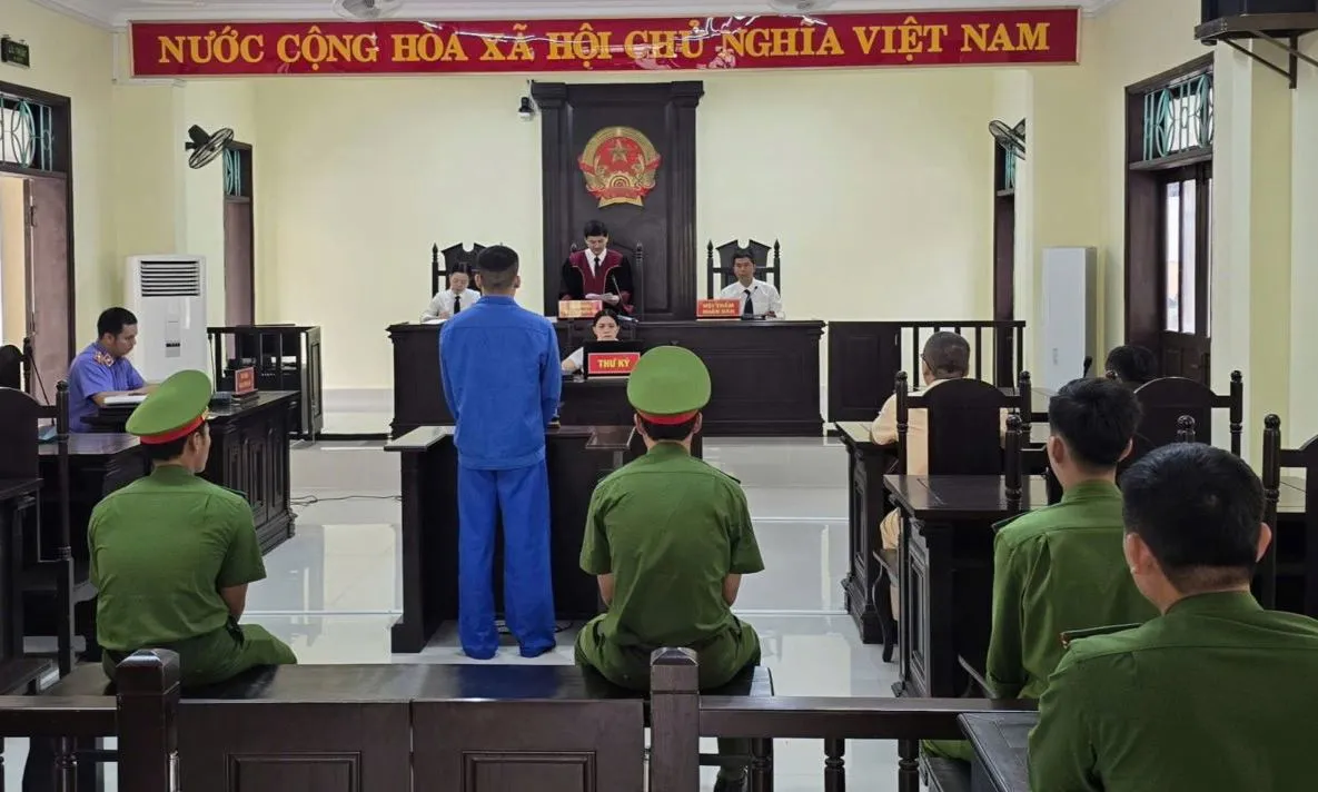 Tài xế xe đầu kéo dương tính ma túy, lao xe vào cảnh sát lĩnh 18 tháng tù