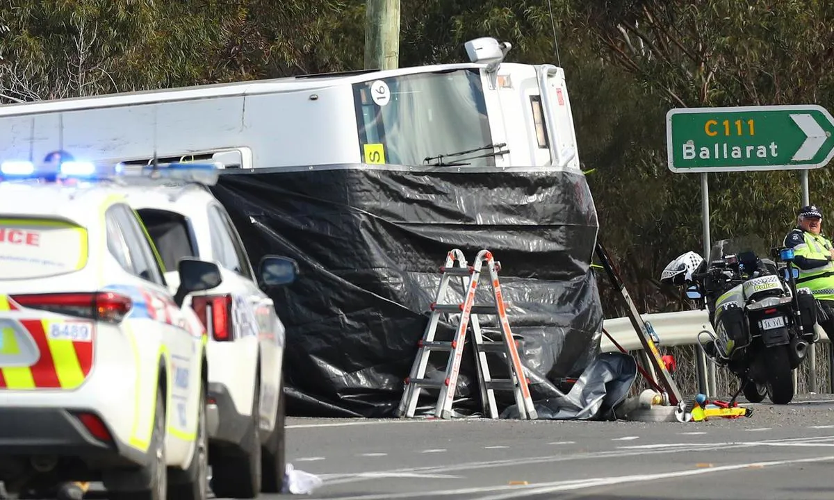 Lật xe buýt chở học sinh ở Australia, một bé gái thiệt mạng