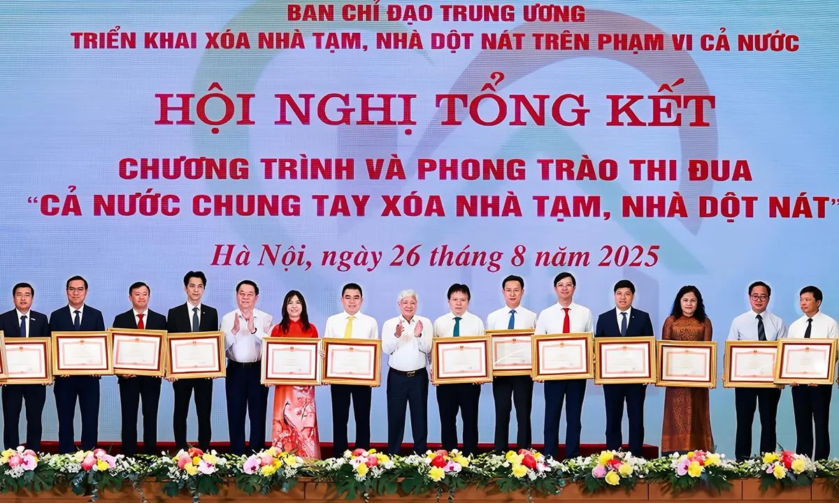 Chính phủ đạt mục tiêu 334.000 căn nhà tạm được xây mới, HDBank chung tay đóng góp trên 2.600 căn