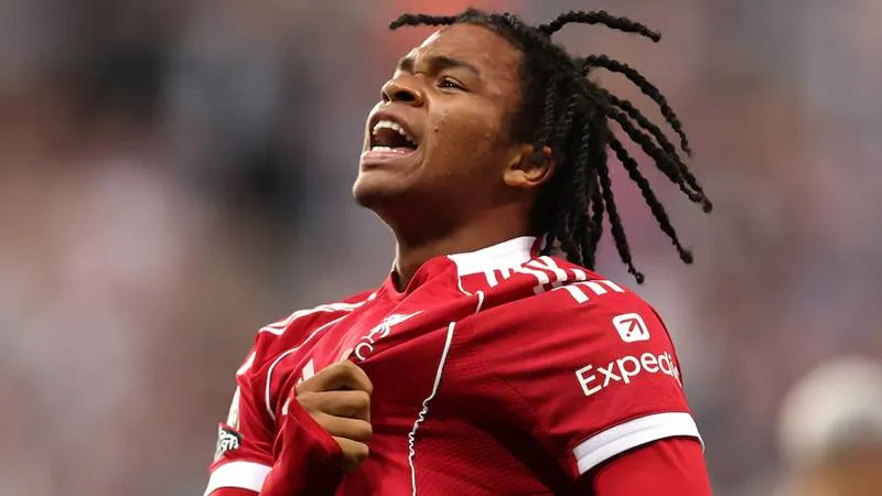 Rio Ngumoha đã chọn Liverpool thay vì Chelsea. Ảnh: Internet