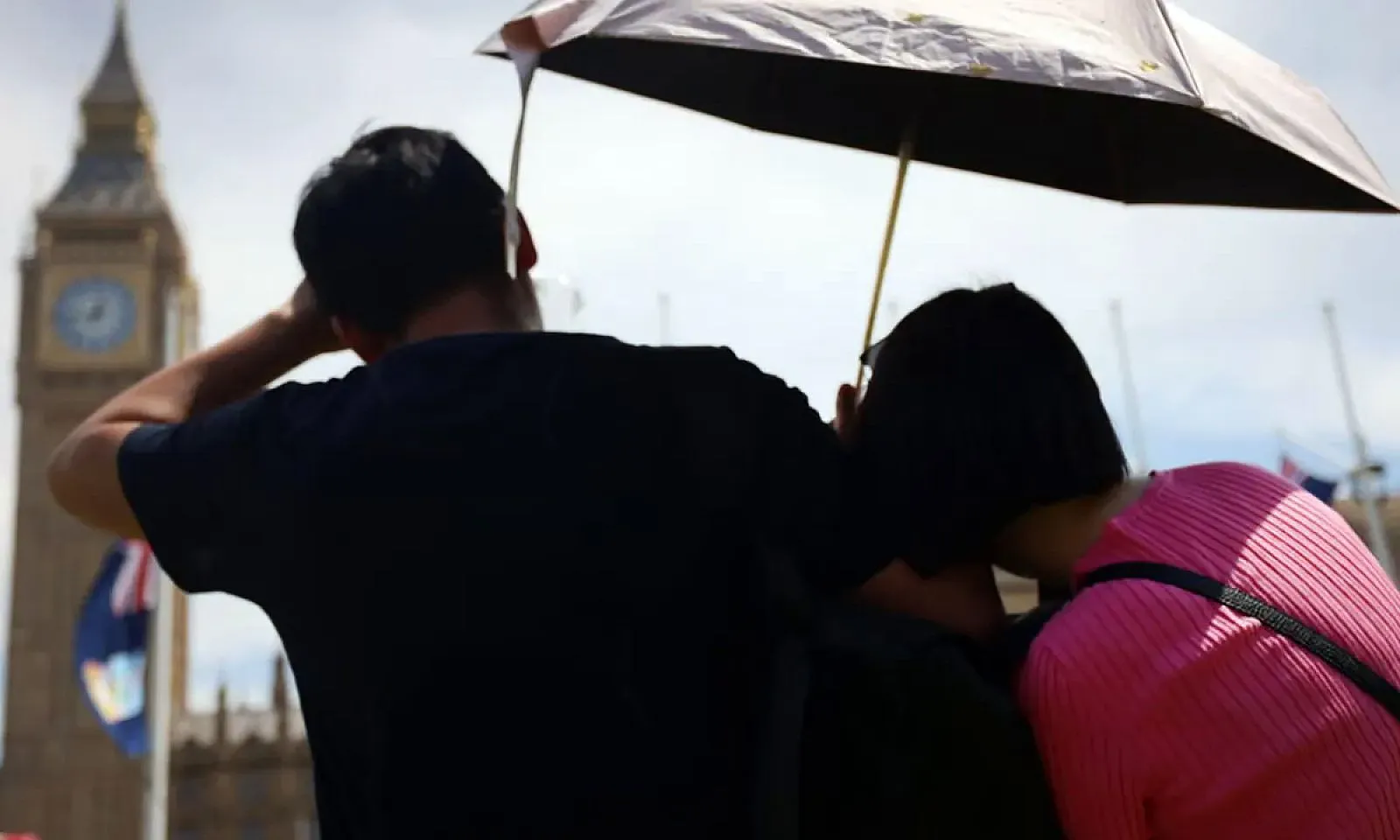 Nước Anh trải qua mùa hè nóng nhất trong lịch sử