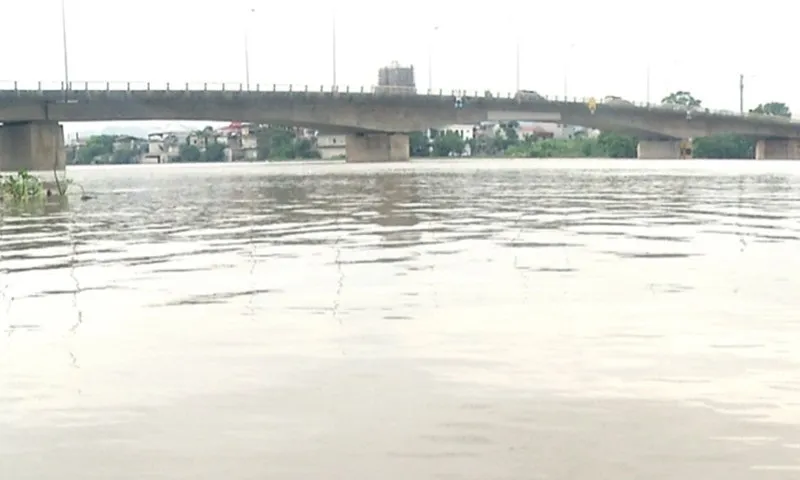 Hà Nội: Cảnh báo lũ báo động 1 trên sông Nhuệ và sông Đáy