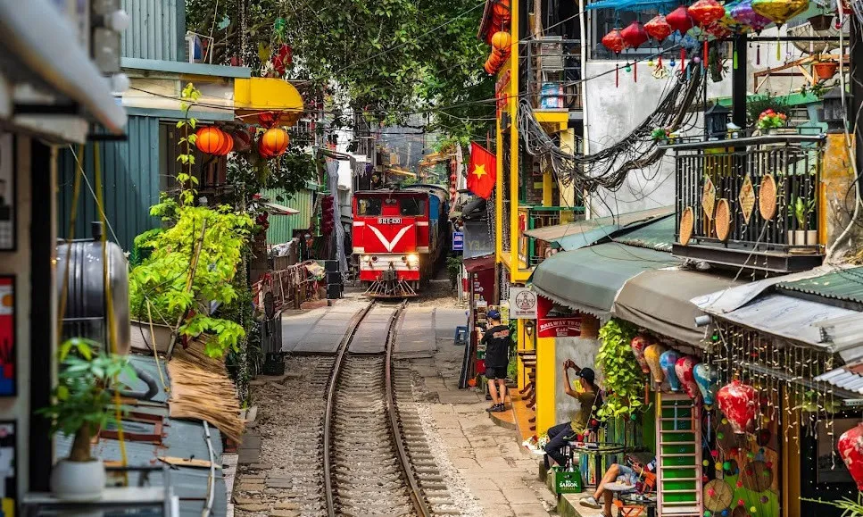 Tàu khách Bắc - Nam tạm ngưng vào trung tâm Hà Nội trong dịp Quốc khánh 2/9