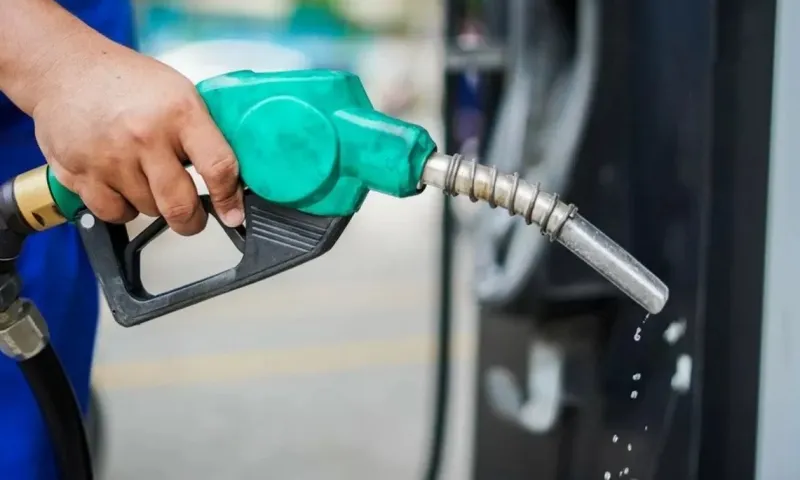 Dự báo giá xăng tiếp tục tăng