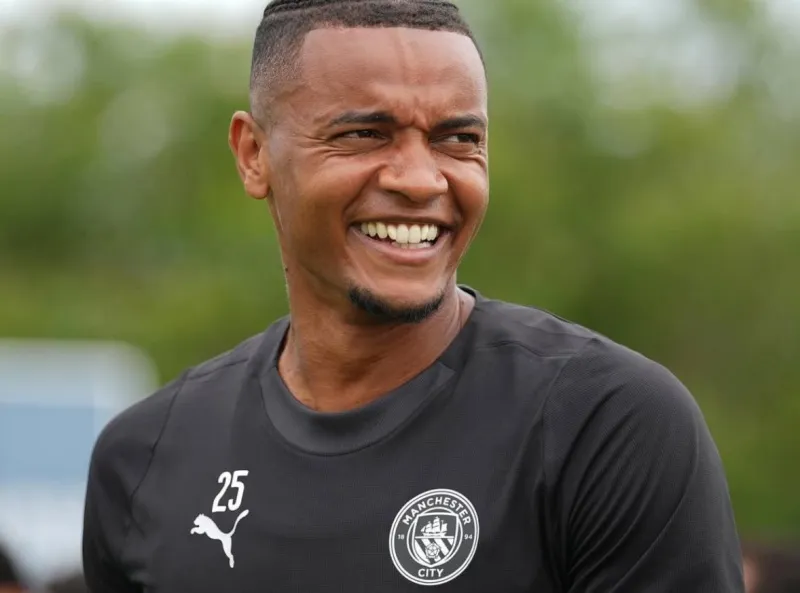 akanji-tottenham-man-city
