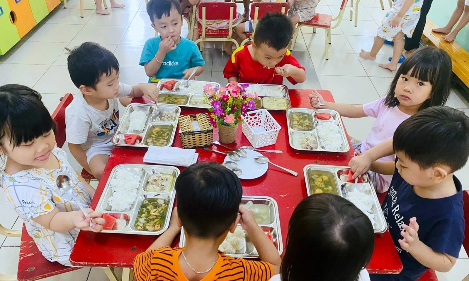 Thủ tướng yêu cầu nghiên cứu dinh dưỡng học đường nhằm nâng cao tầm vóc, thể lực thế hệ trẻ