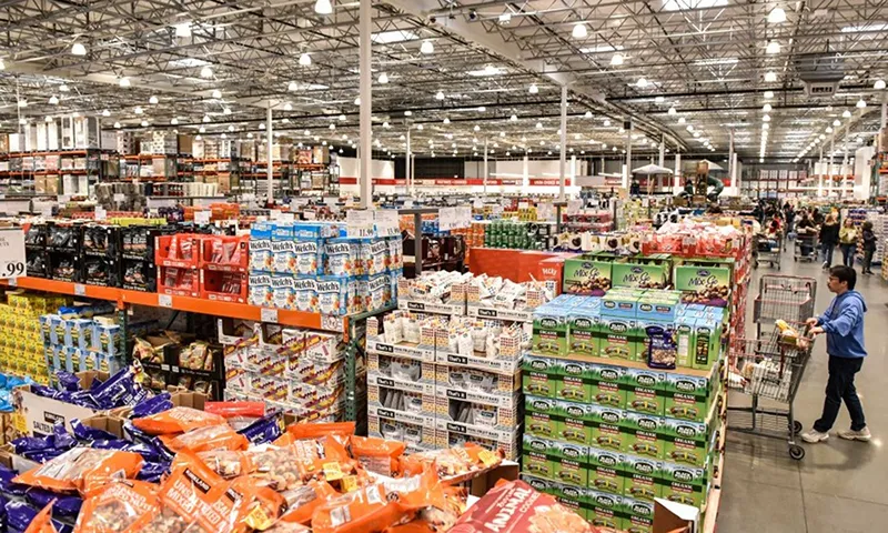 Resco cạnh tranh với Costco bằng cách sử dụng cách bố trí cửa hàng tương tự, đồng thời cung cấp nhiều mặt hàng độc đáo hơn - Nguồn Getty