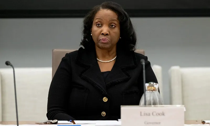 Thống đốc Fed Lisa Cook kiện Tổng thống Trump vì bị sa thải 