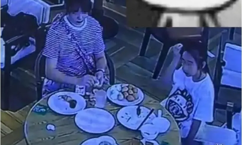 Bất ngờ với vị khách nữ bóp nát hơn chục quả trứng luộc tại nhà hàng buffet ở Trung Quốc