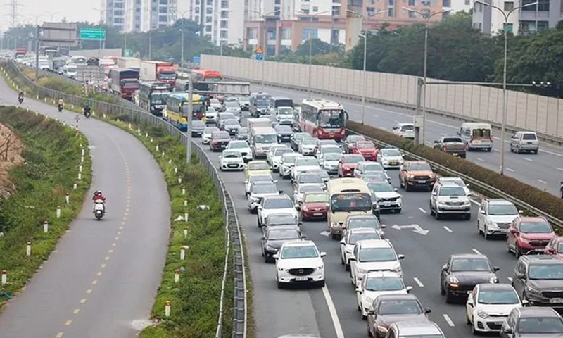TPHCM: Cảnh sát giao thông khuyến cáo lộ trình lưu thông dịp nghỉ lễ Quốc khánh